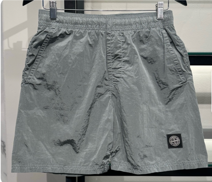 Short Stone Island