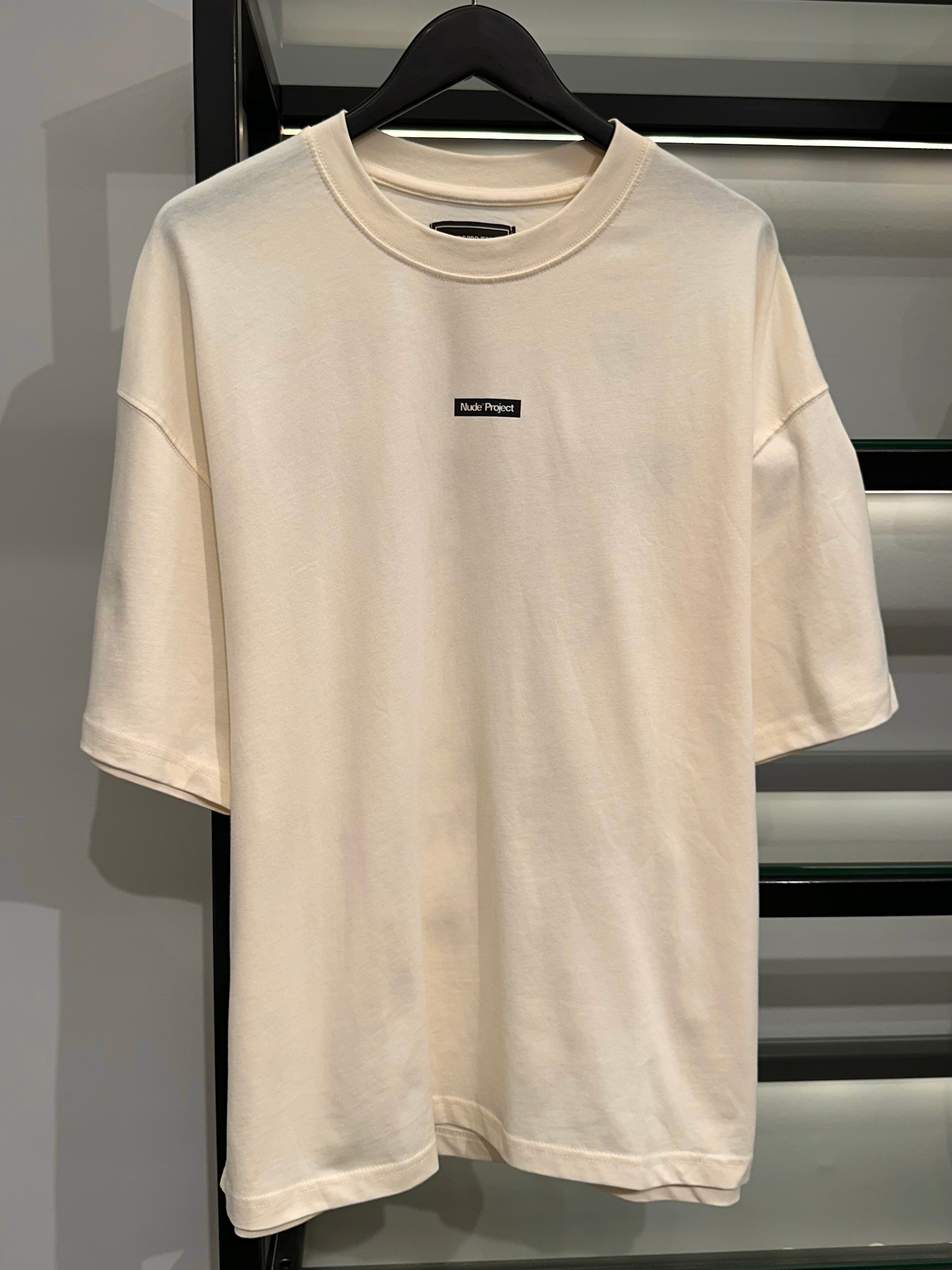 Camiseta Nude Project