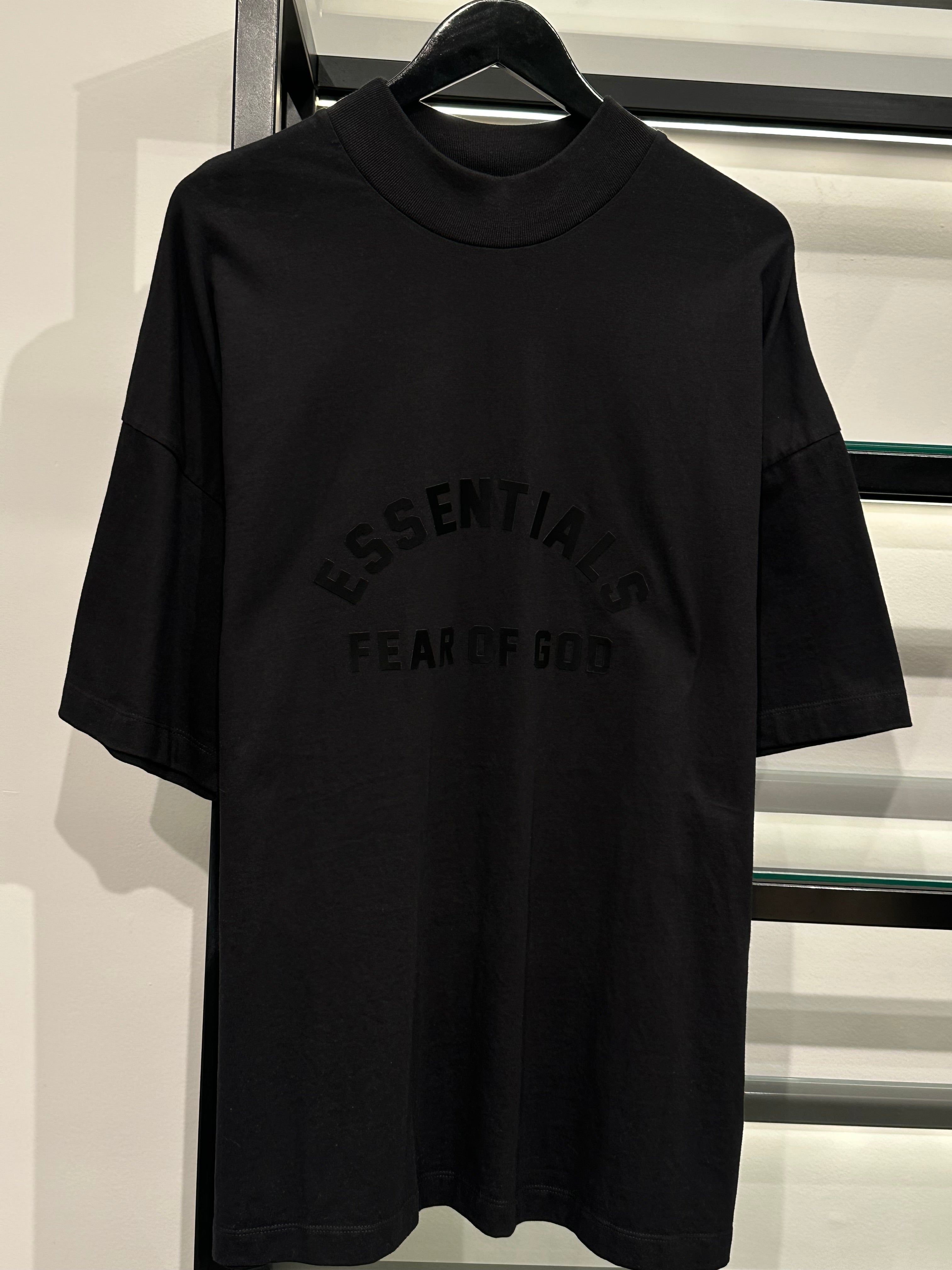 Camiseta Essentials
