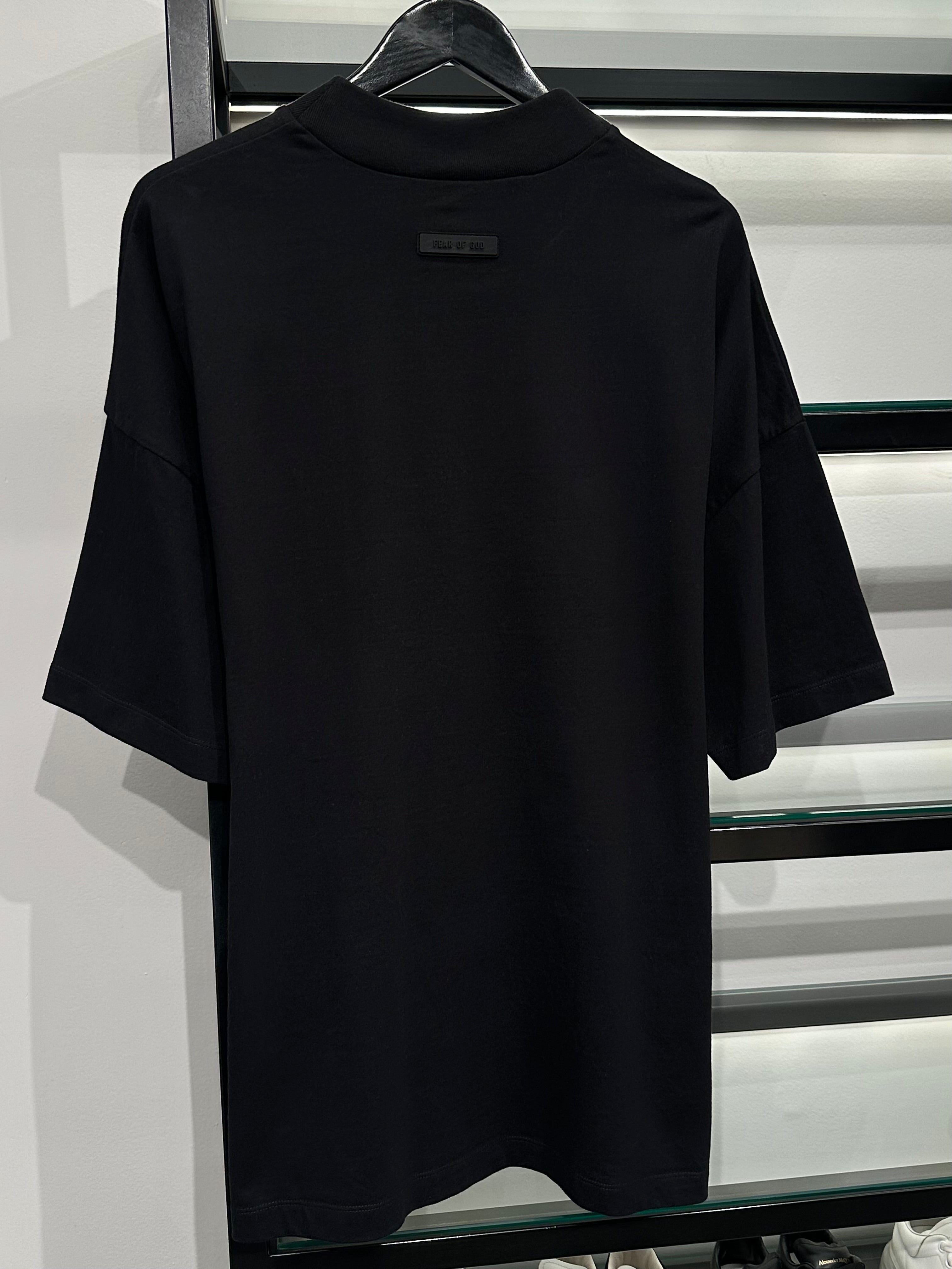 Camiseta Essentials