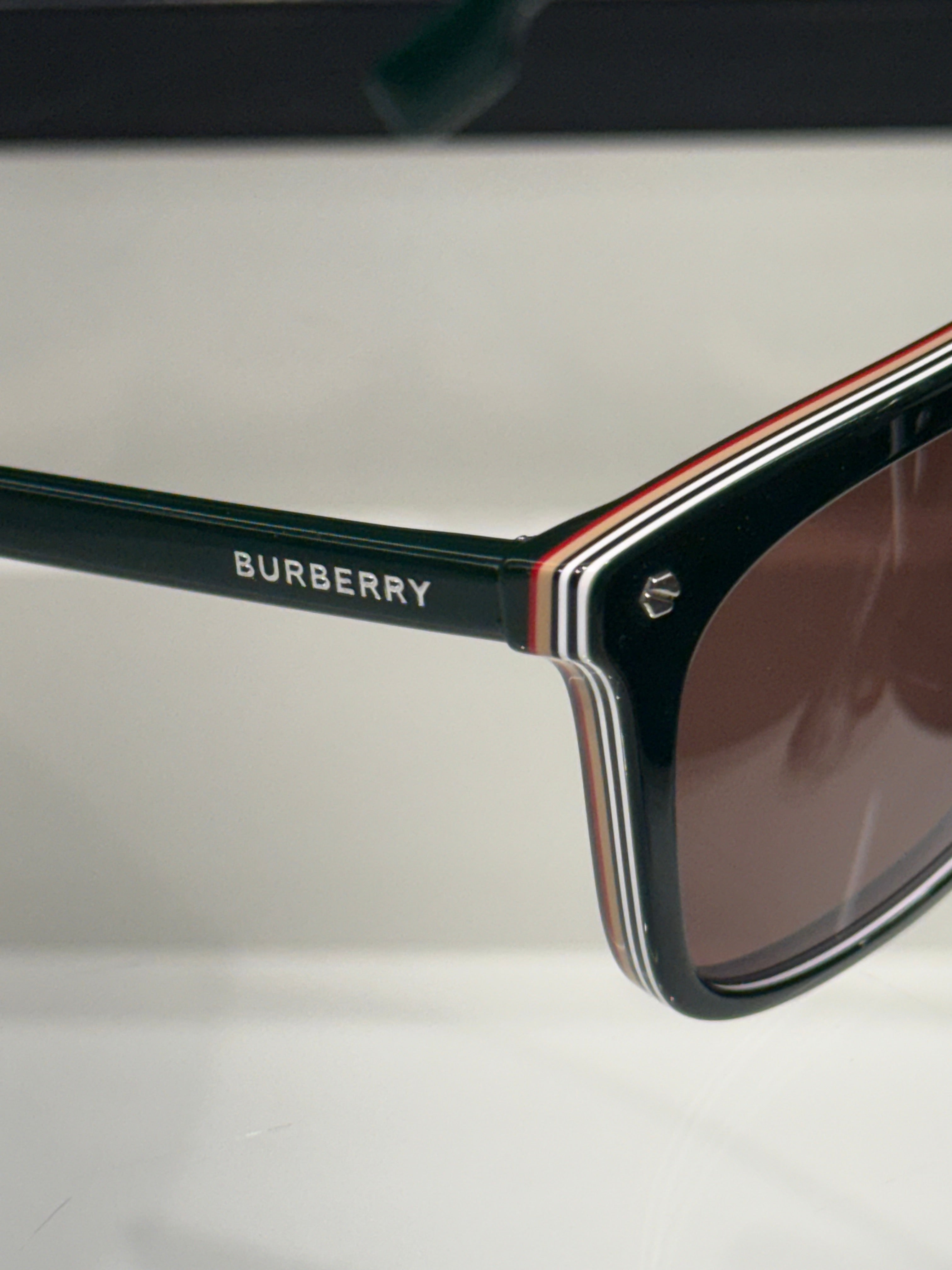 Óculos Burberry