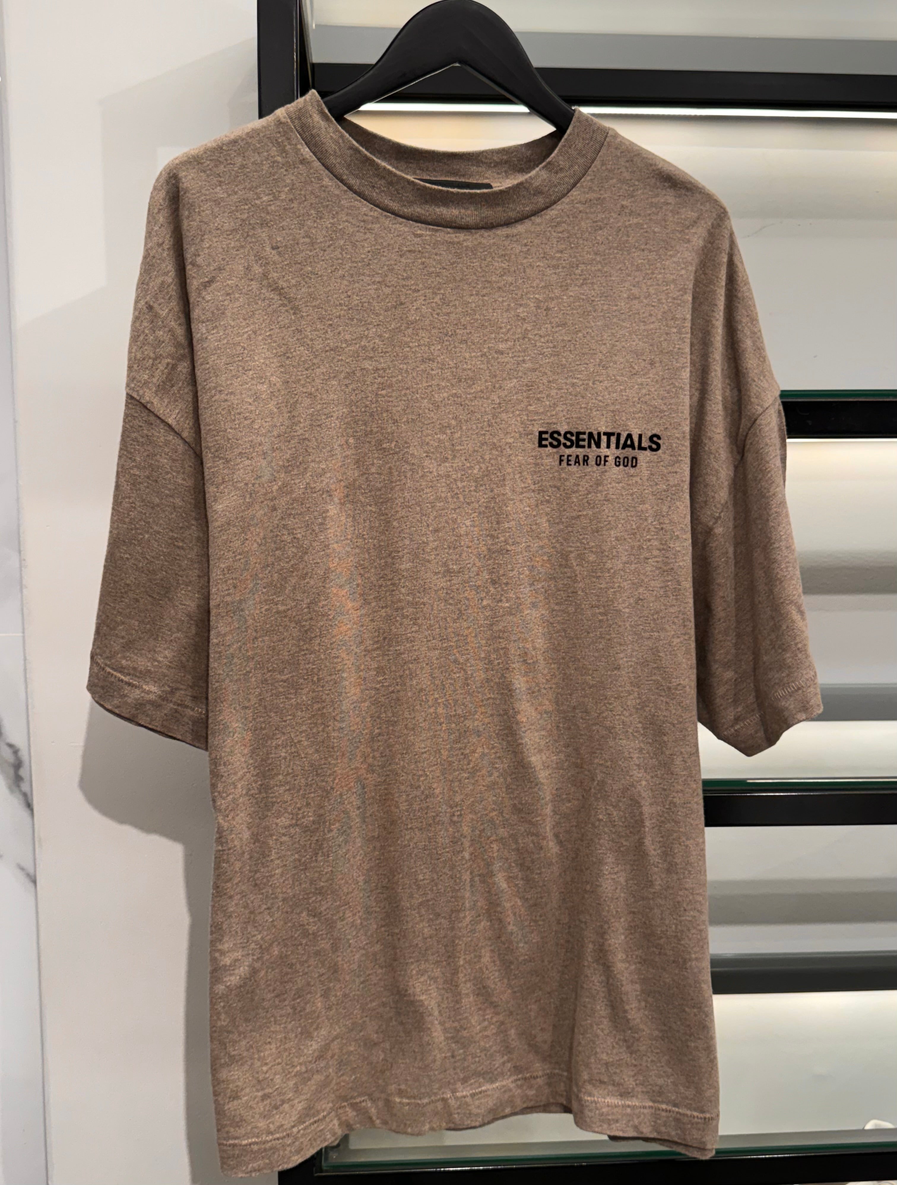 Camiseta Essentials