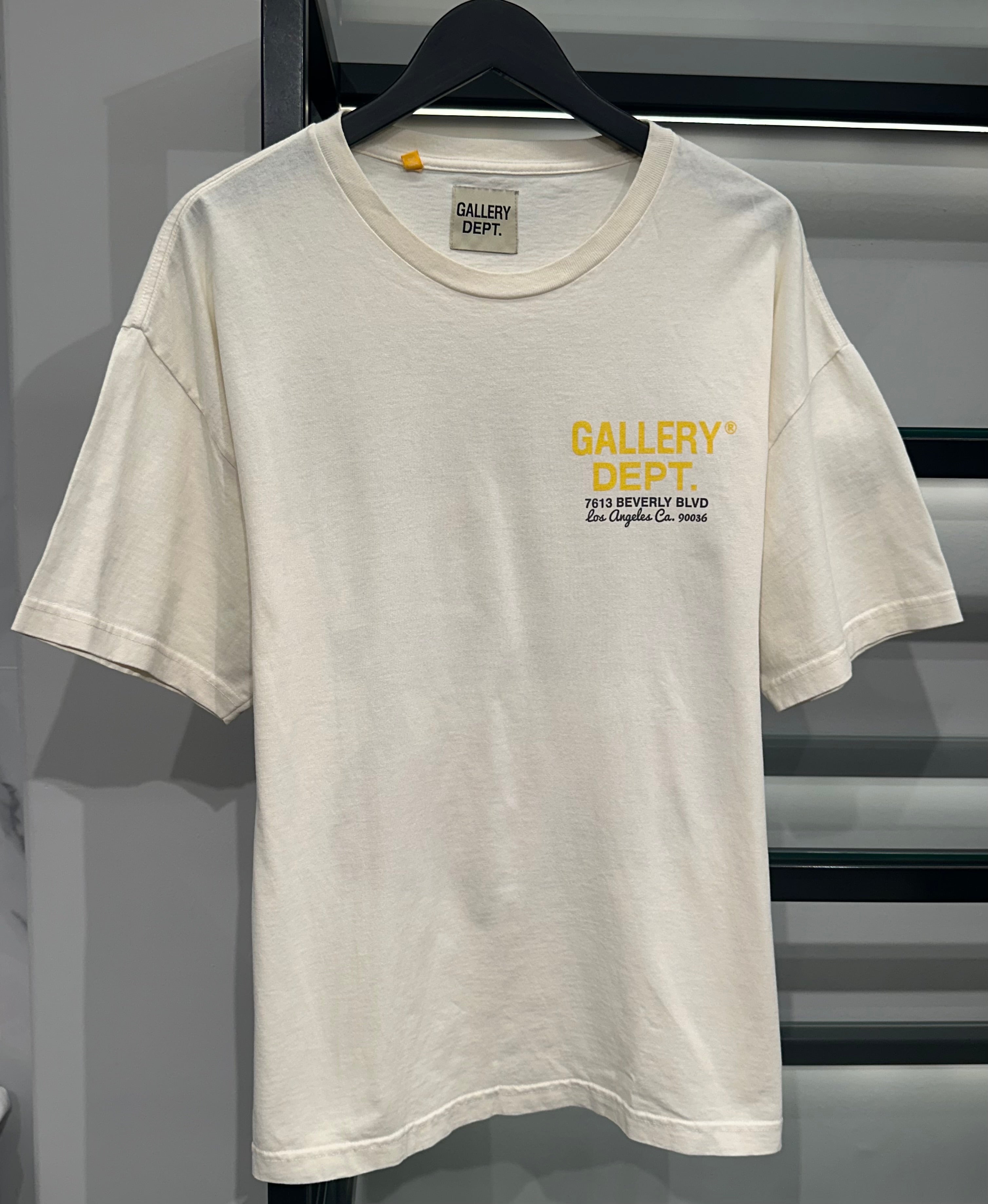 Camiseta Gallery Dept.