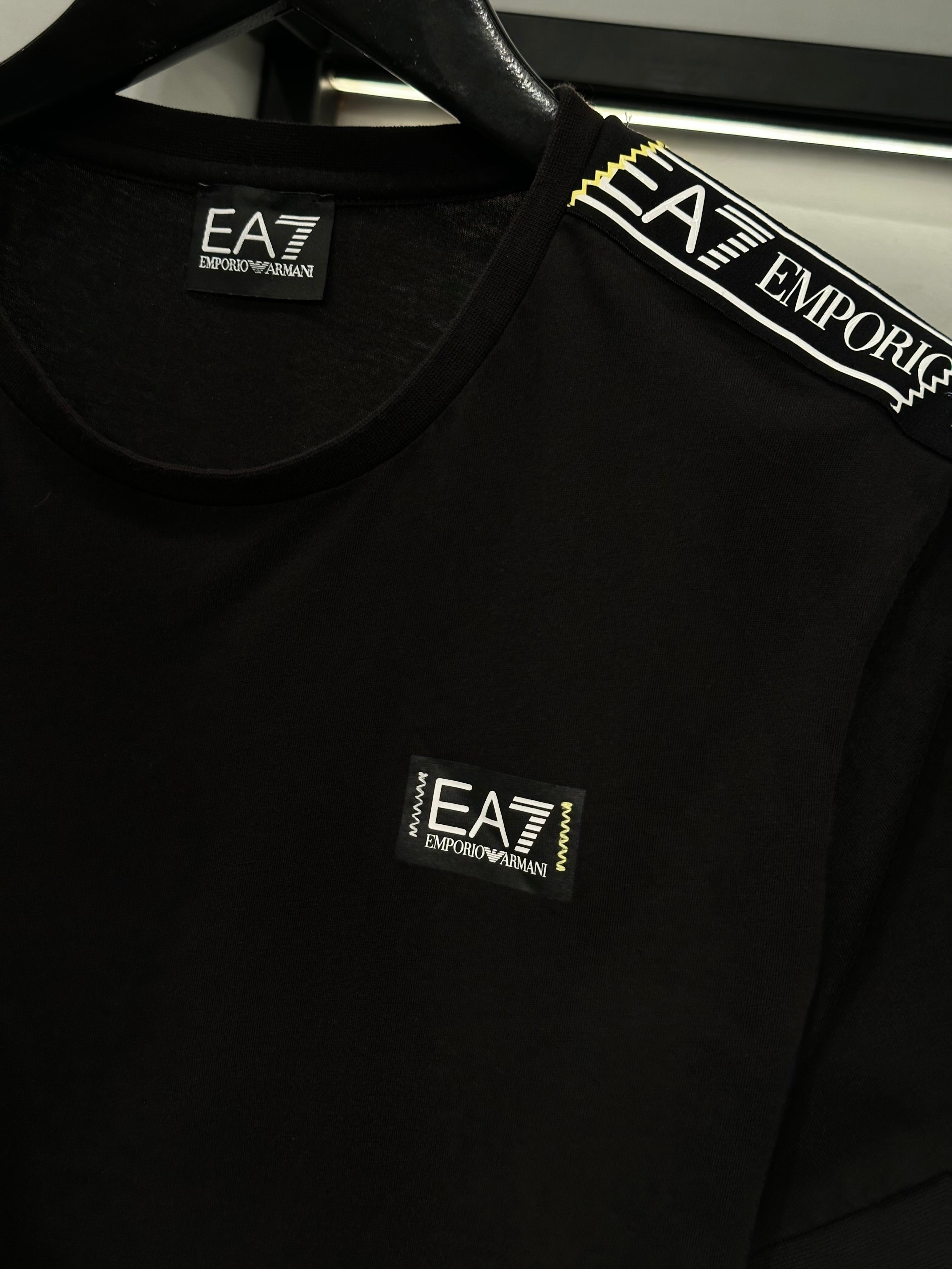 Camiseta Emporio Armani