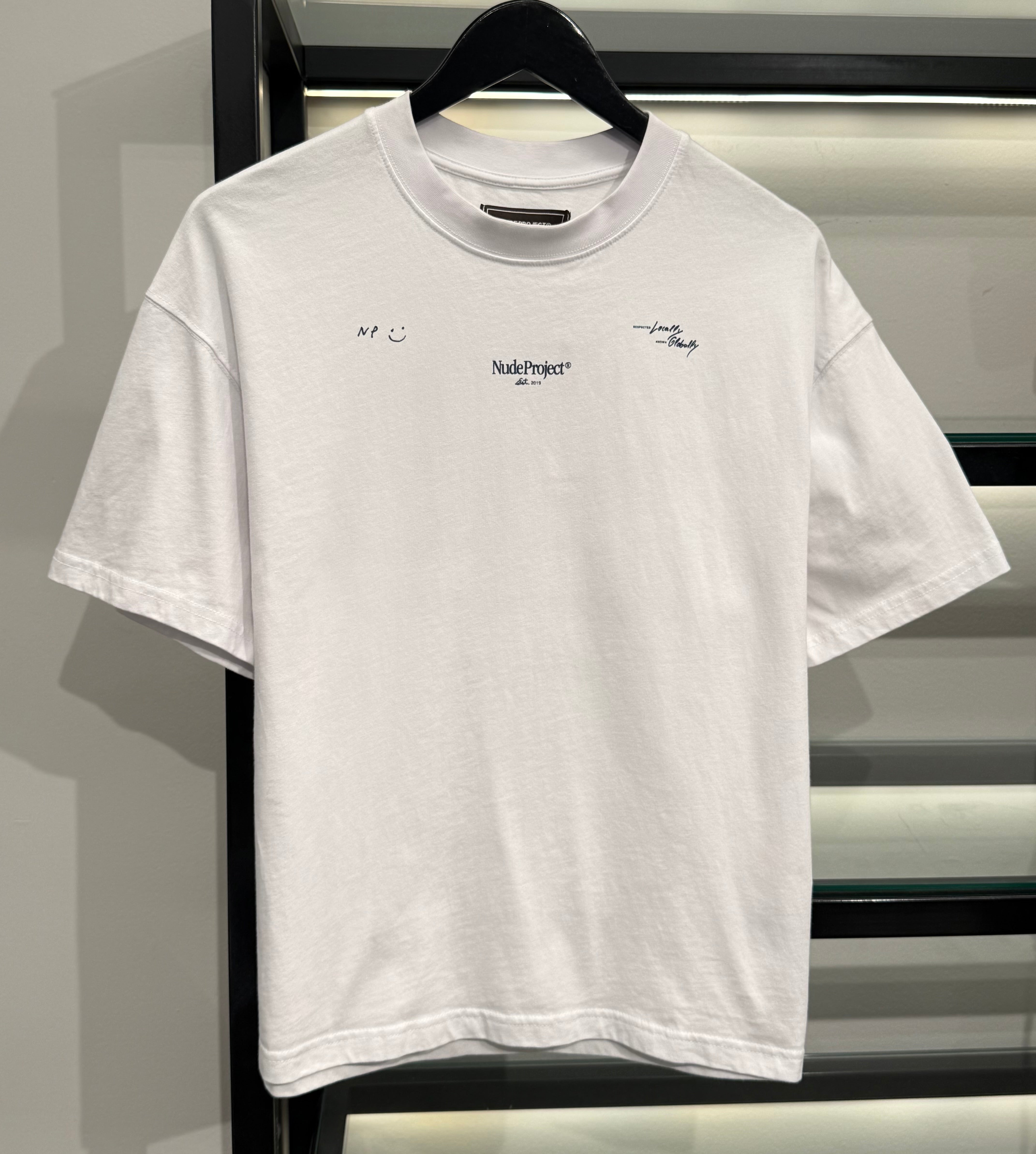 Camiseta Nude Project