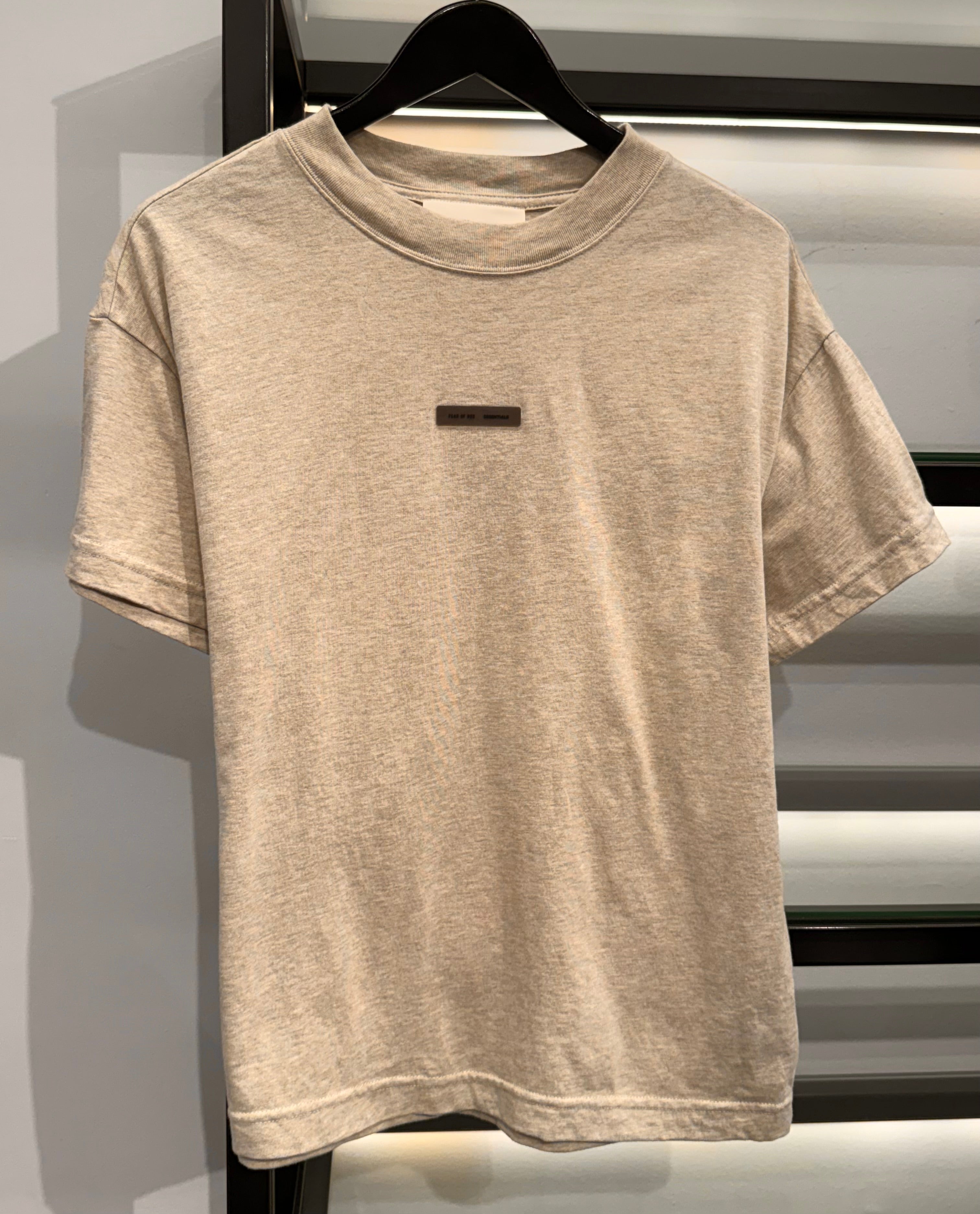 Camiseta Essentials