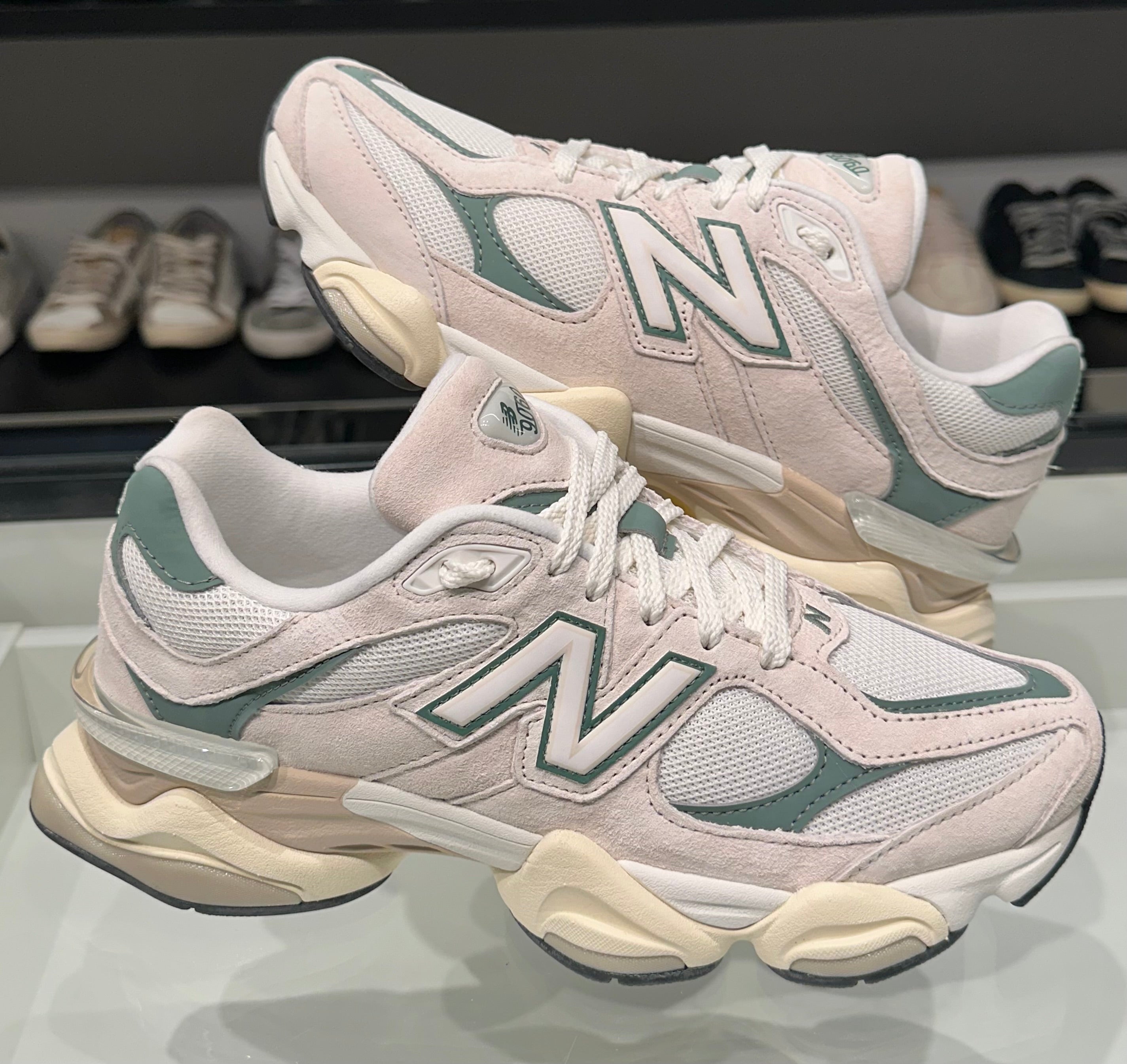 New Balance 9060