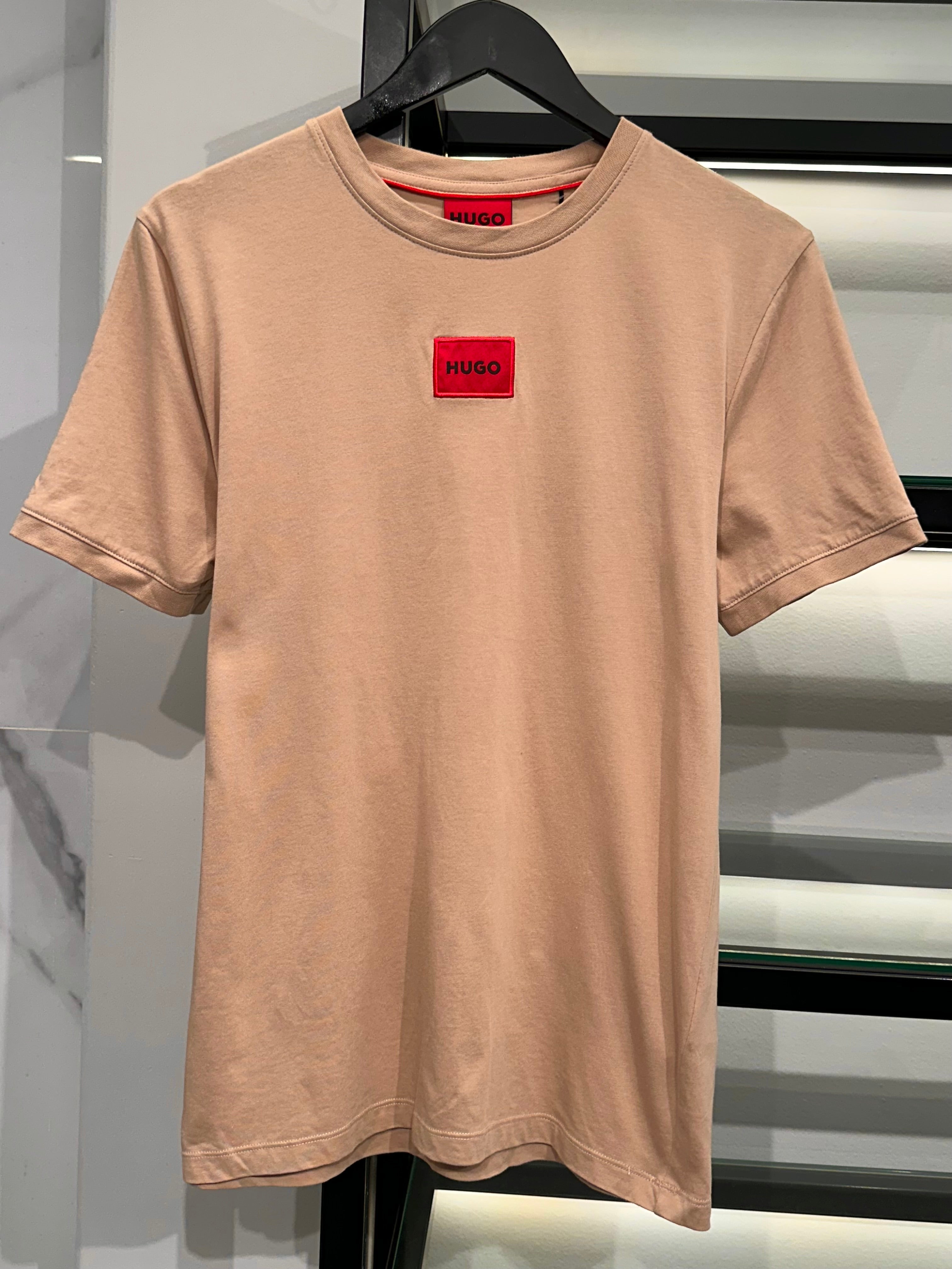 Camiseta Hugo