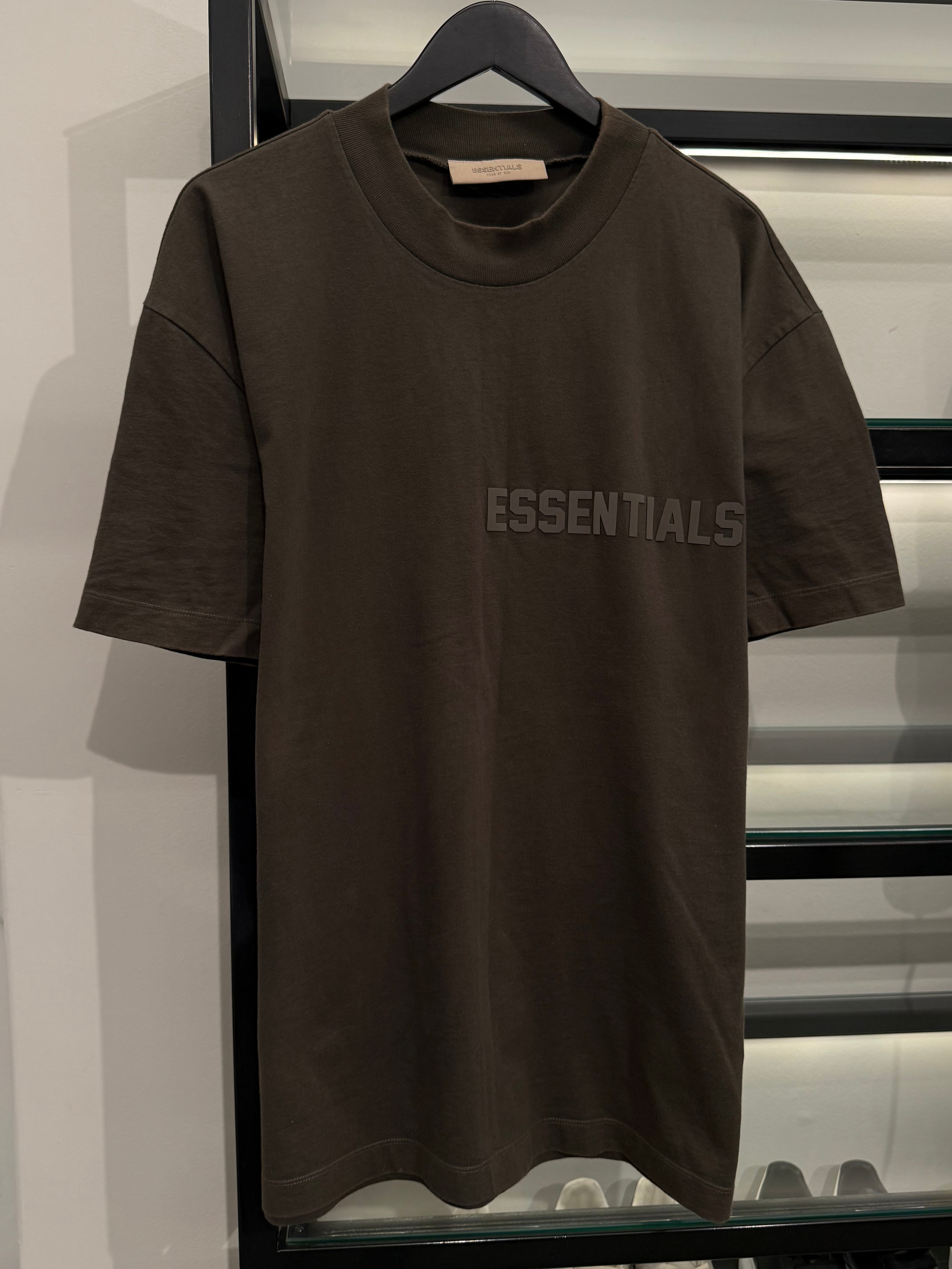 Camiseta Essentials