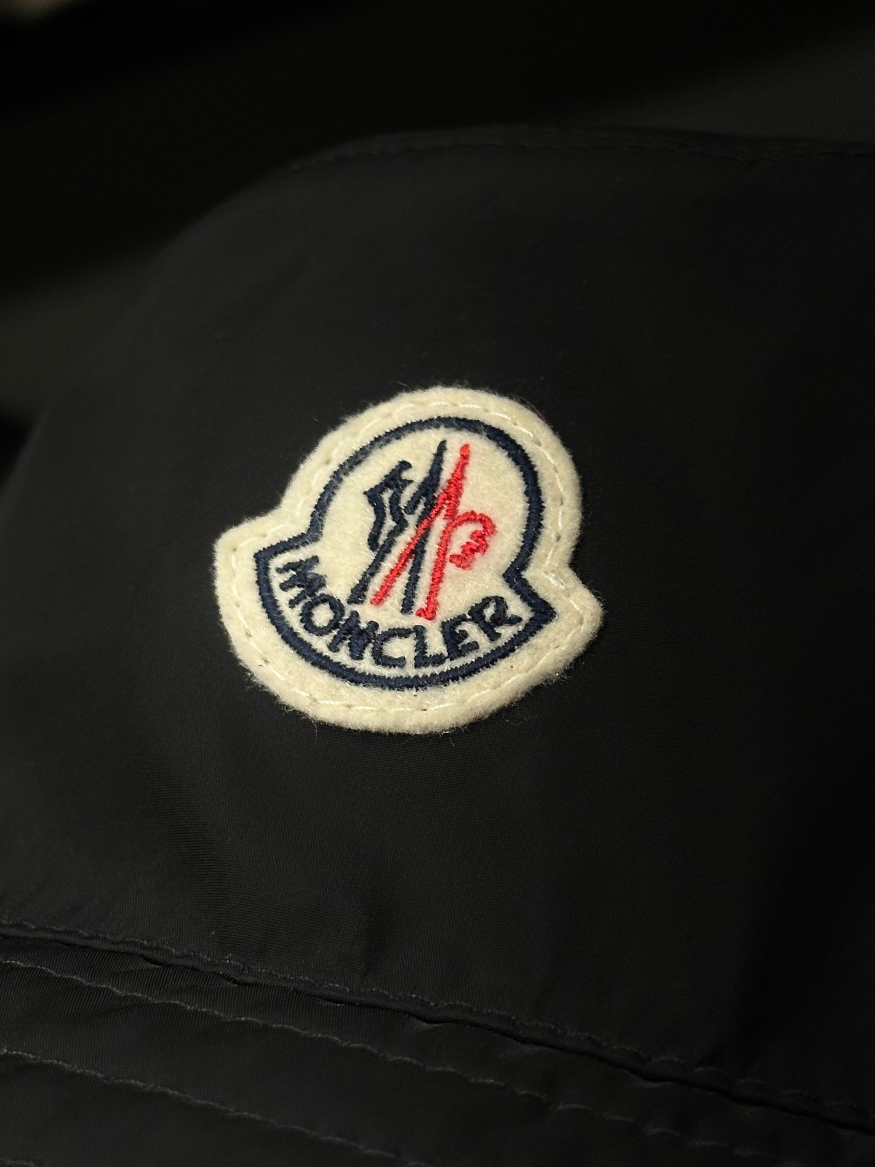 Bucket Moncler