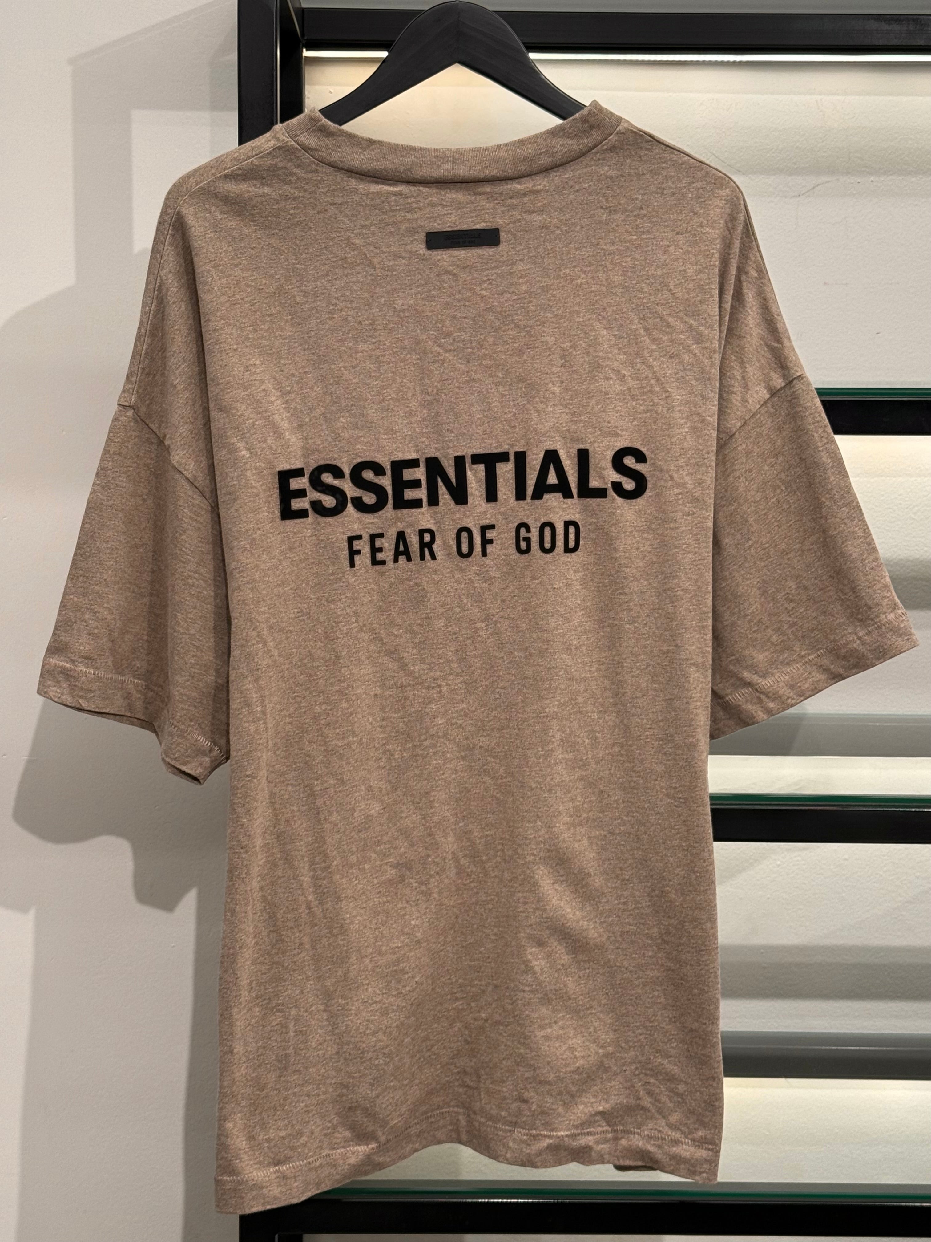 Camiseta Essentials