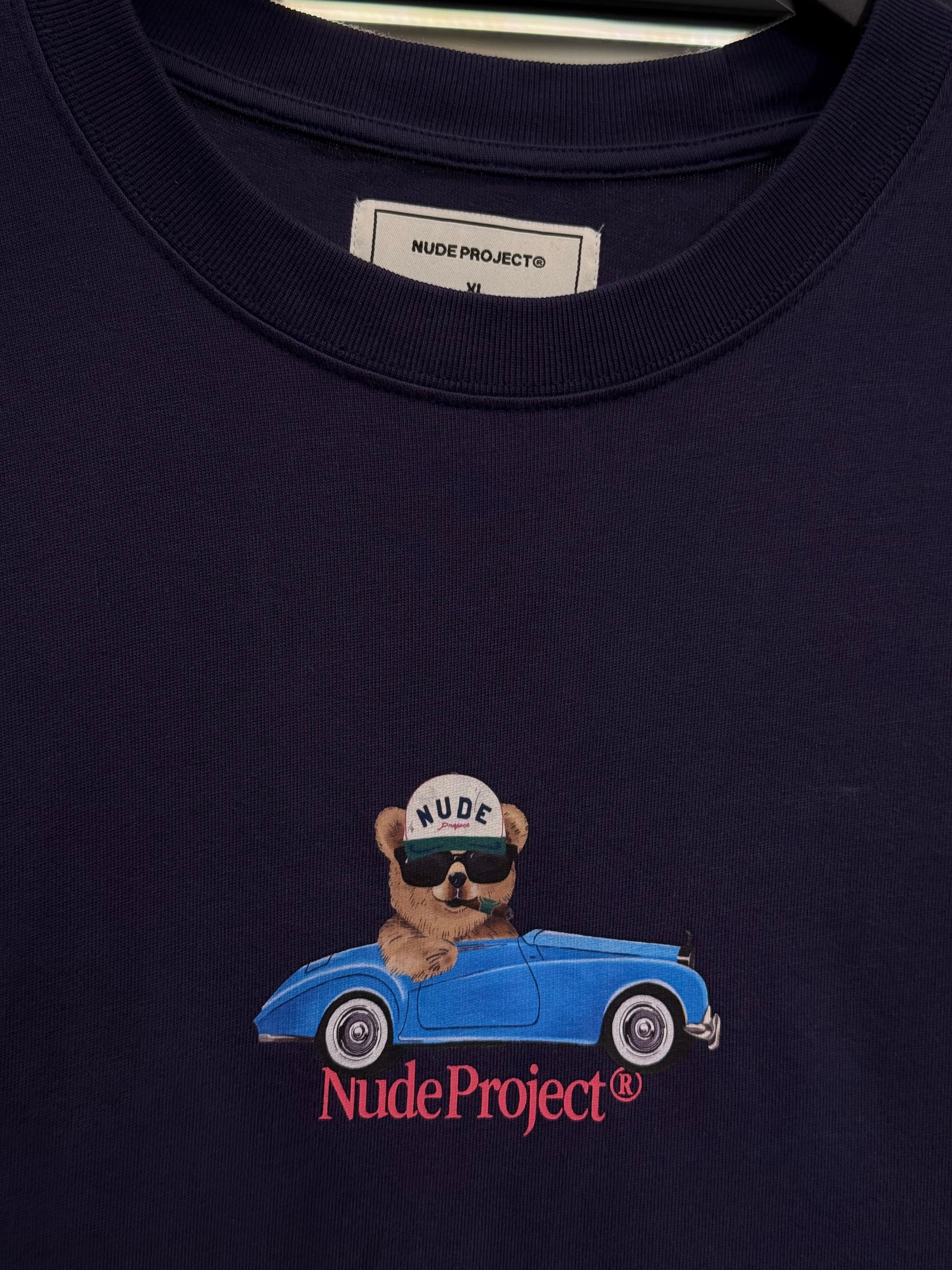 Camiseta Nude Project