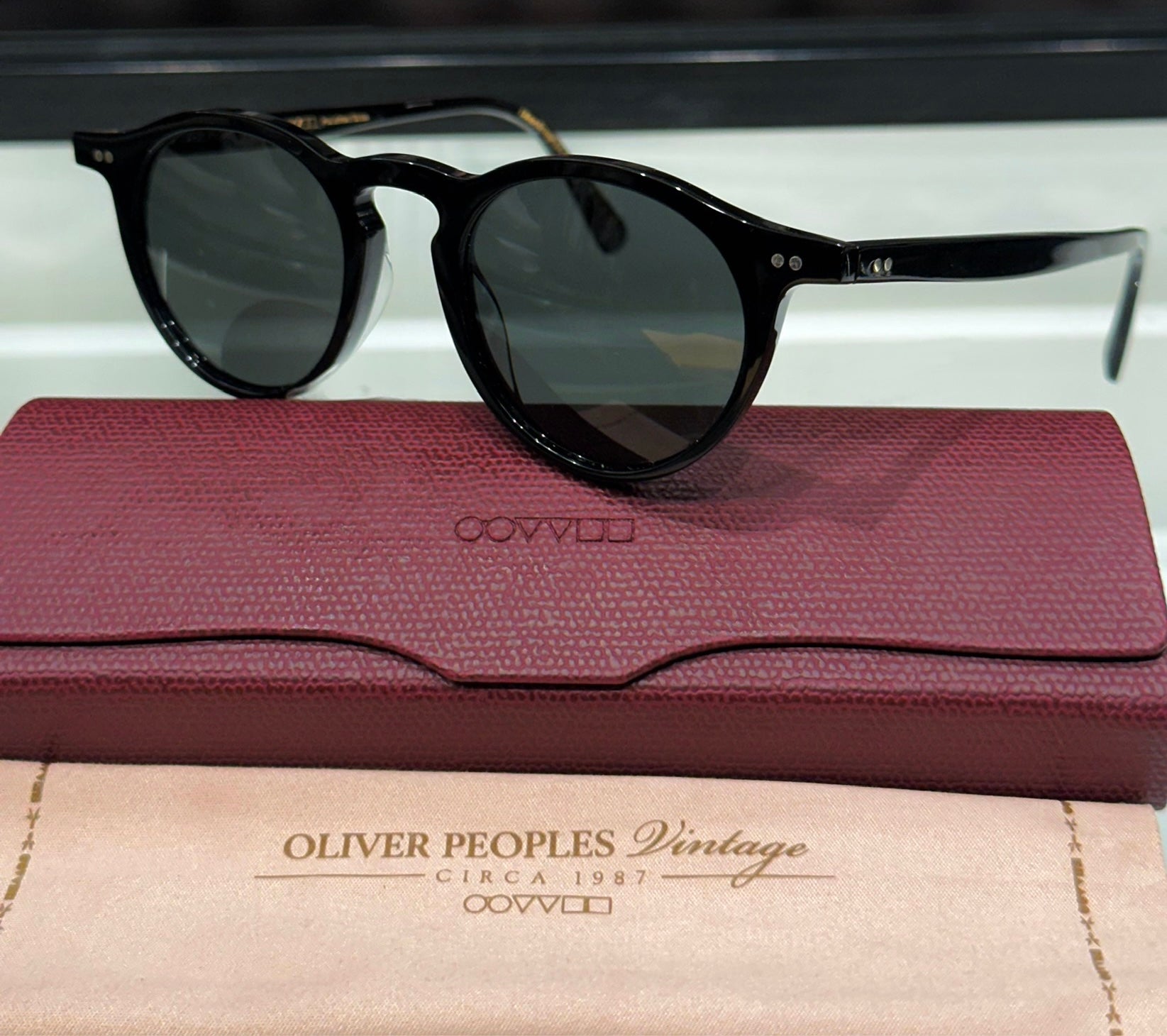 Óculos Oliver Peoples