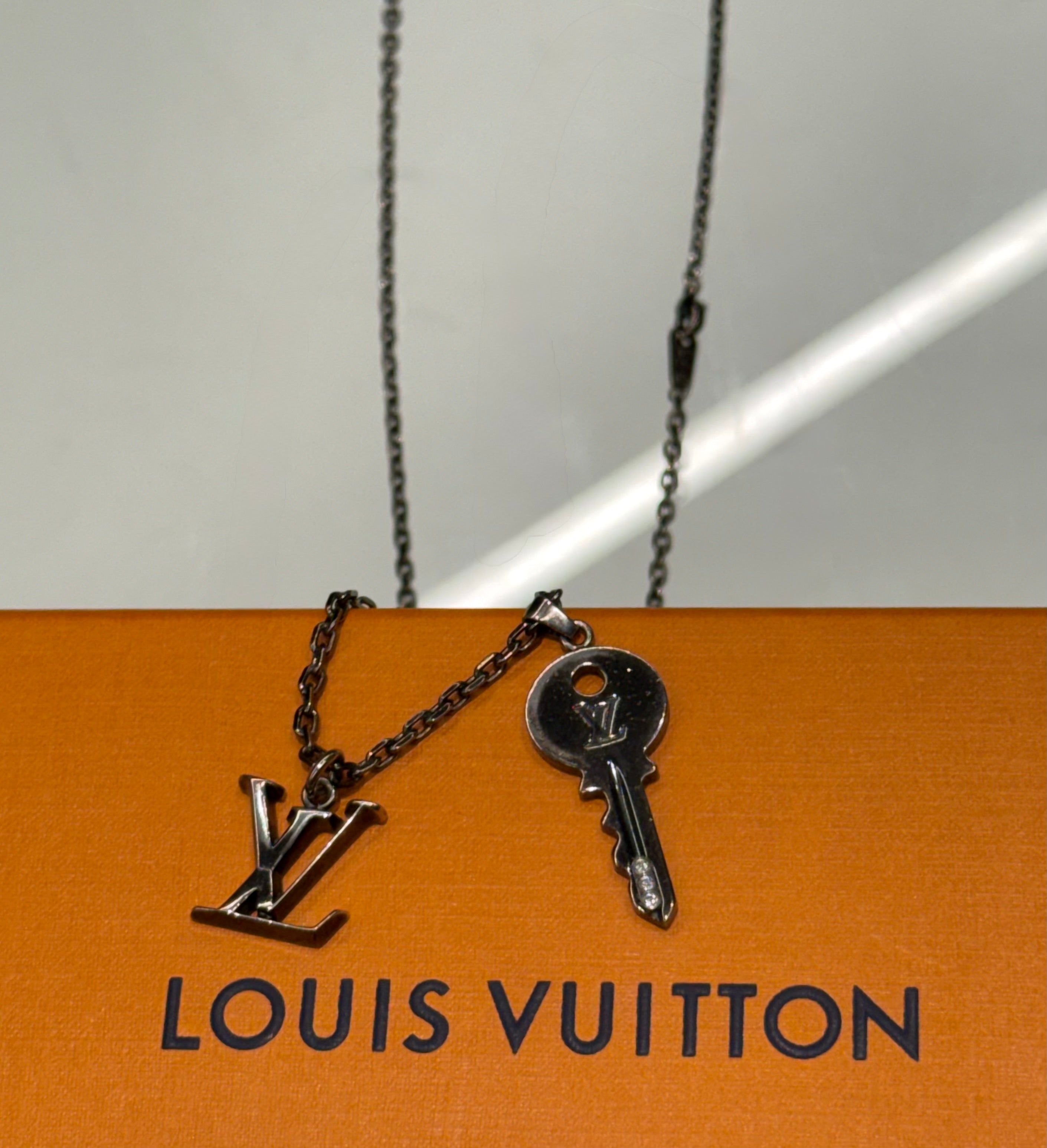 Corrente com Pingente Louis Vuitton
