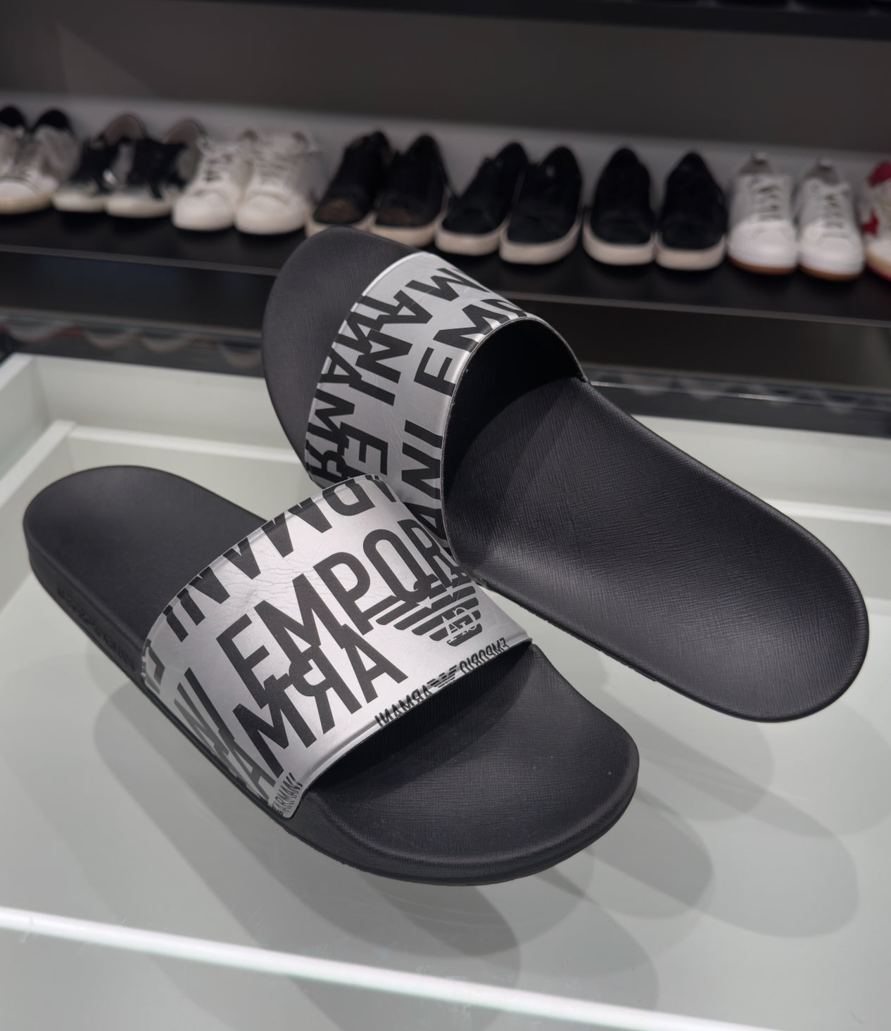 Slide Armani