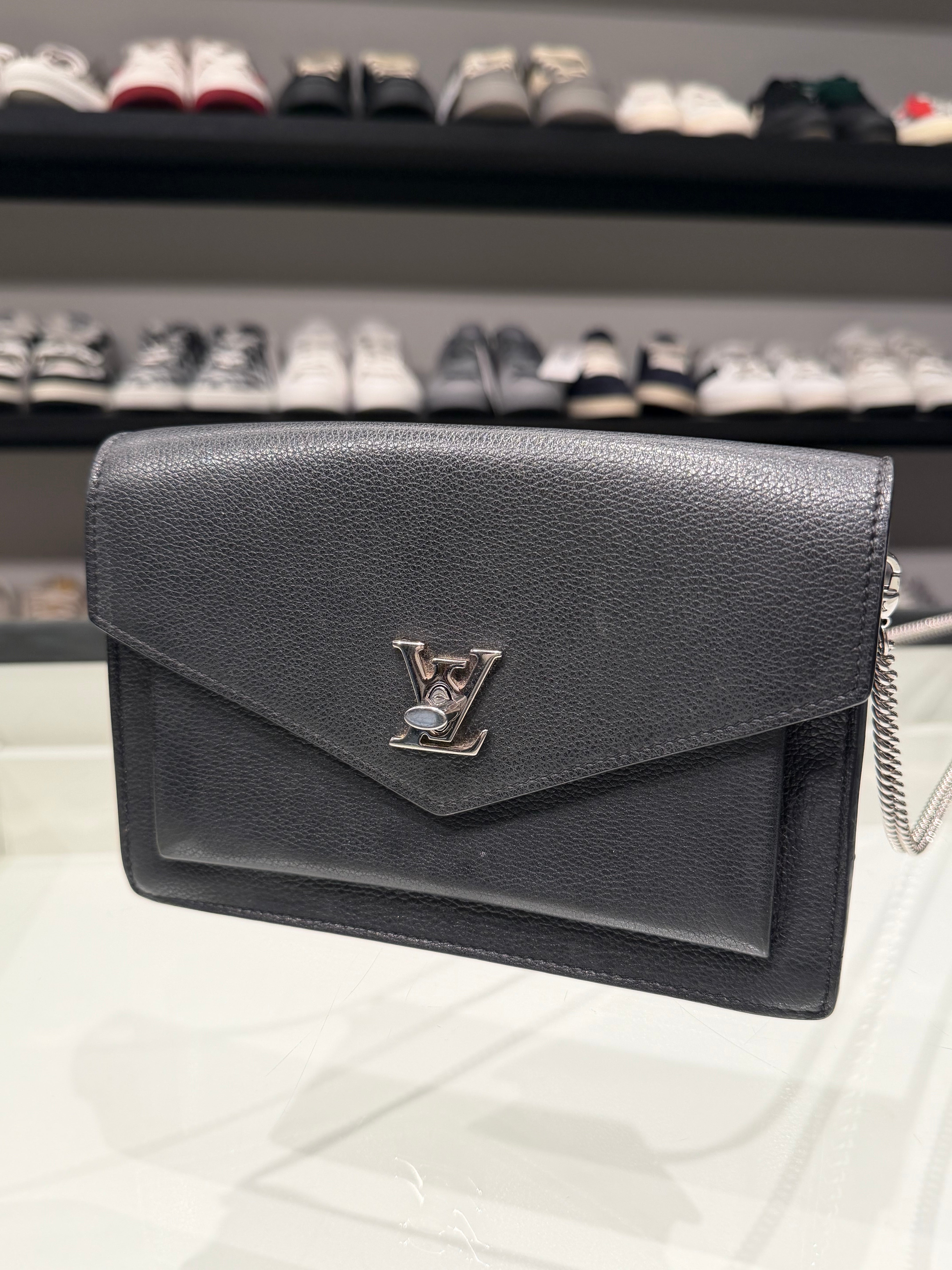 Bolsa Louis Vuitton “Mylockme Chain”