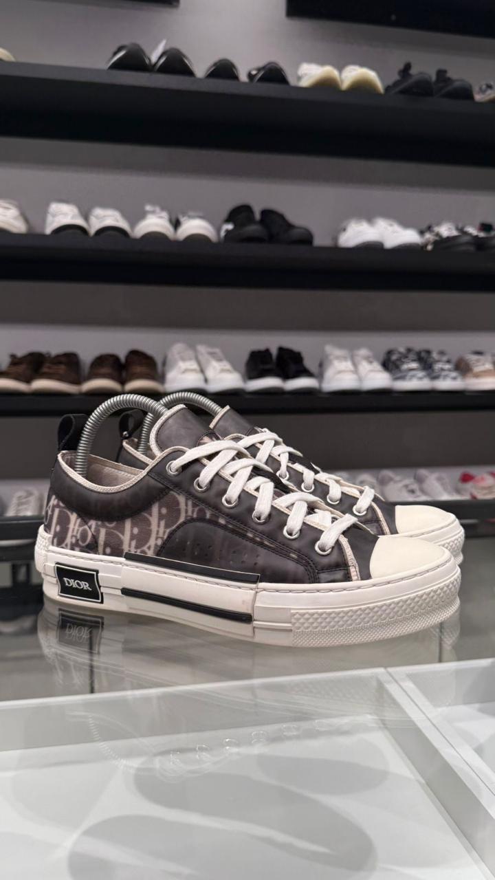 Dior "B23"